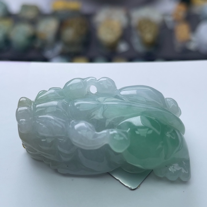 翡翠颈饰未镶嵌貔貅