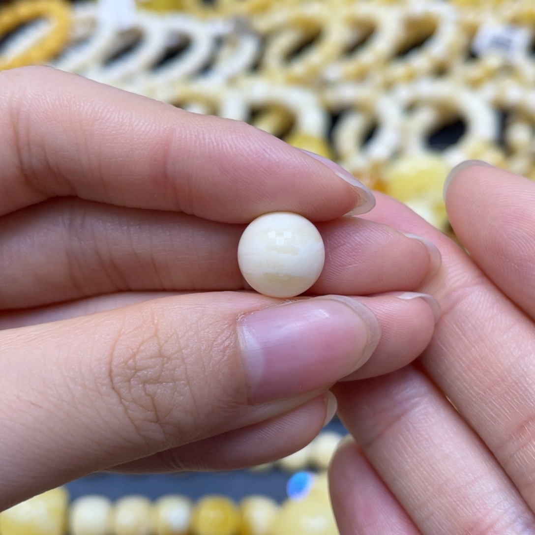 未镶嵌蜜蜡裸石圆珠10.7mm