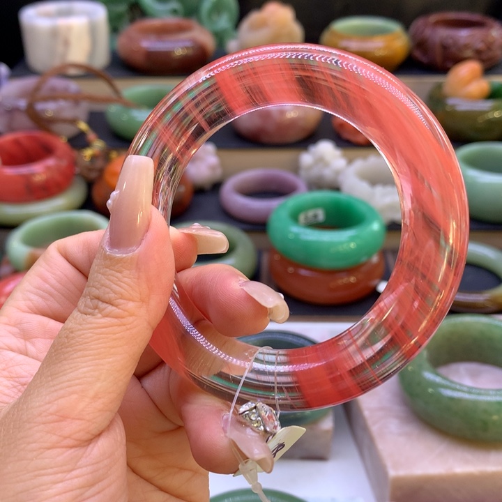 米***宝石英岩玉未镶嵌13468975444