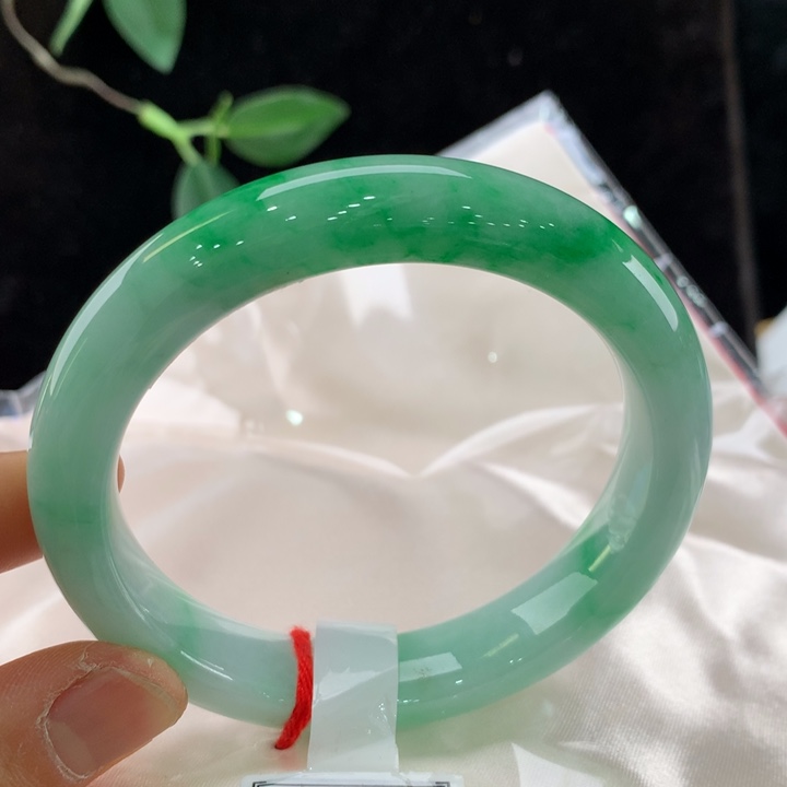 翡翠手镯未镶嵌111-0826
