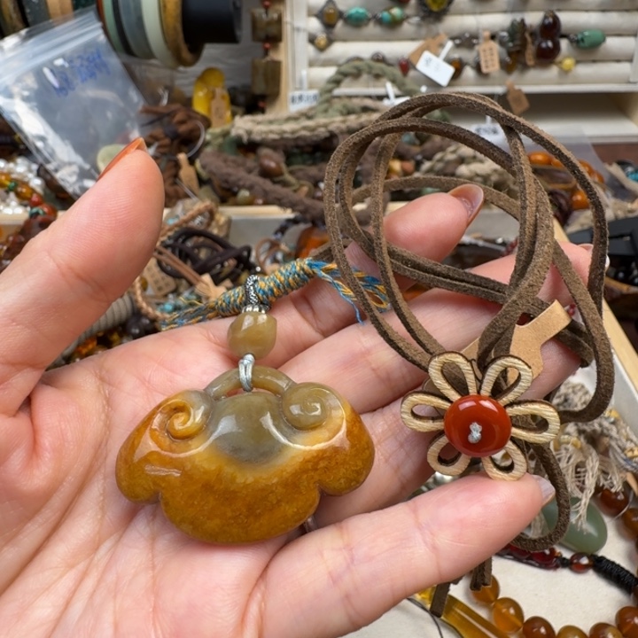 尔***.翡翠散珠翡翠随形原石手工打造