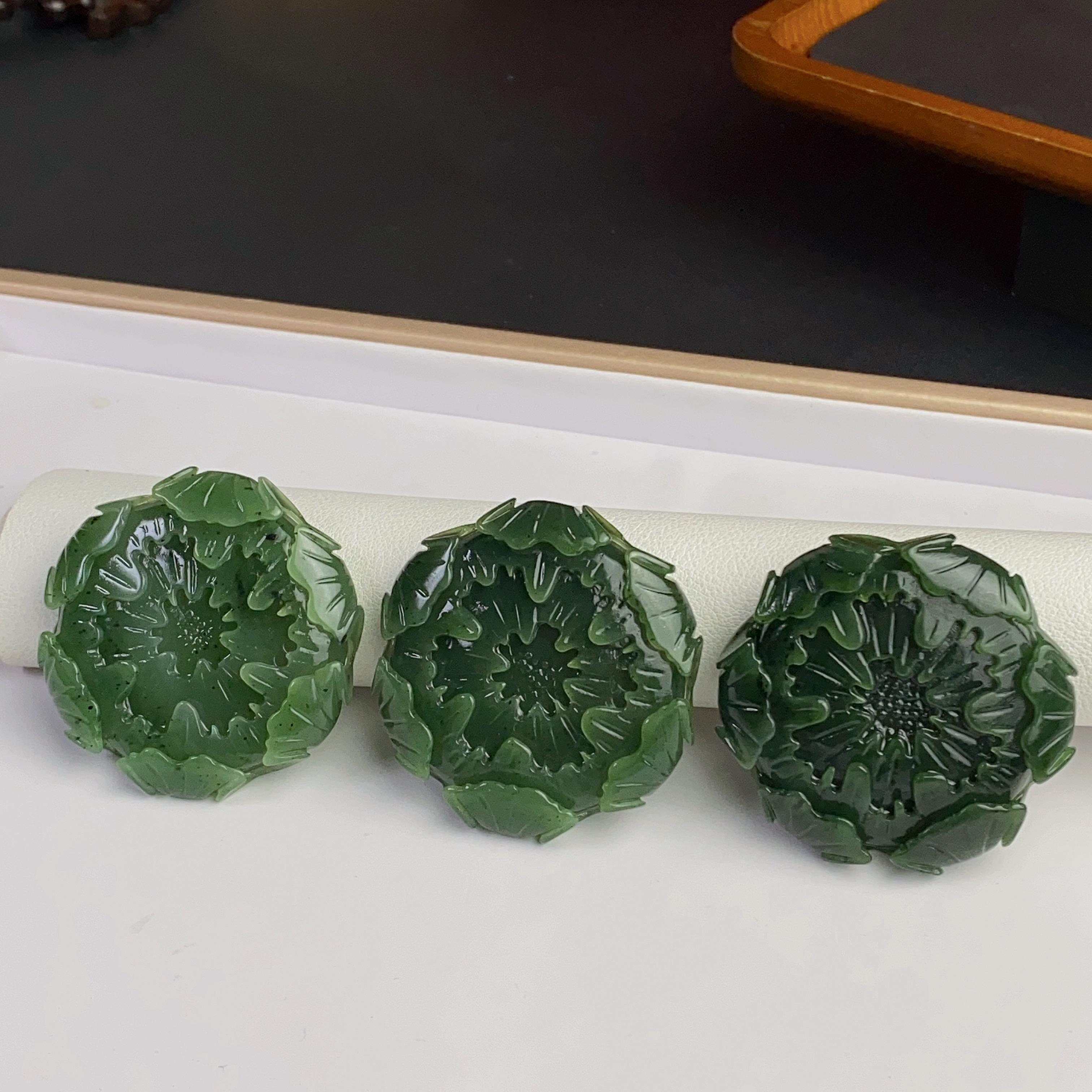 2003/ 和田玉精美花形吊坠 花开富贵/多样性发/一件