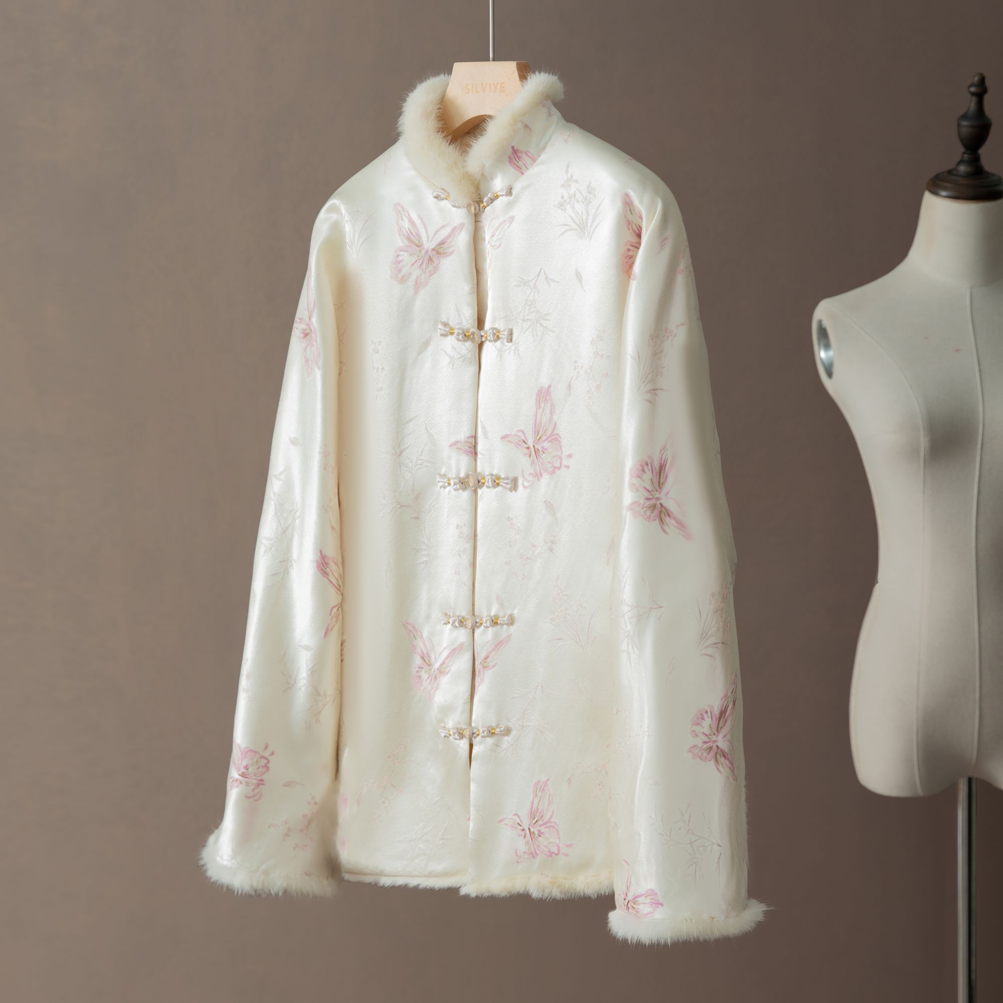 SILVIYE填充100蚕丝棉新中式水貂毛女桑蚕丝羊毛棉服外套WT52492