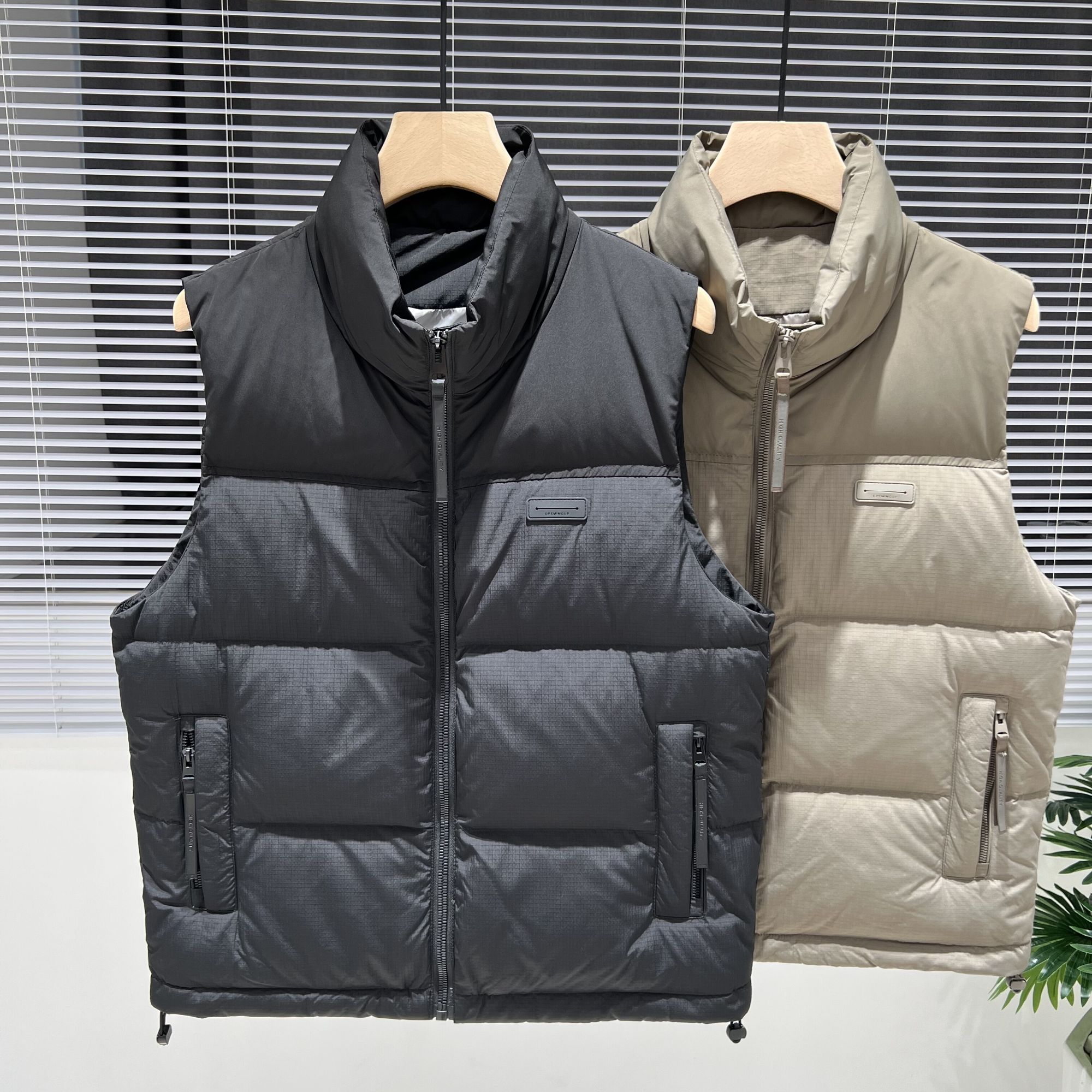 羽绒马甲男2025秋冬新款纯色保暖背心时尚百搭无袖百搭坎肩马夹潮