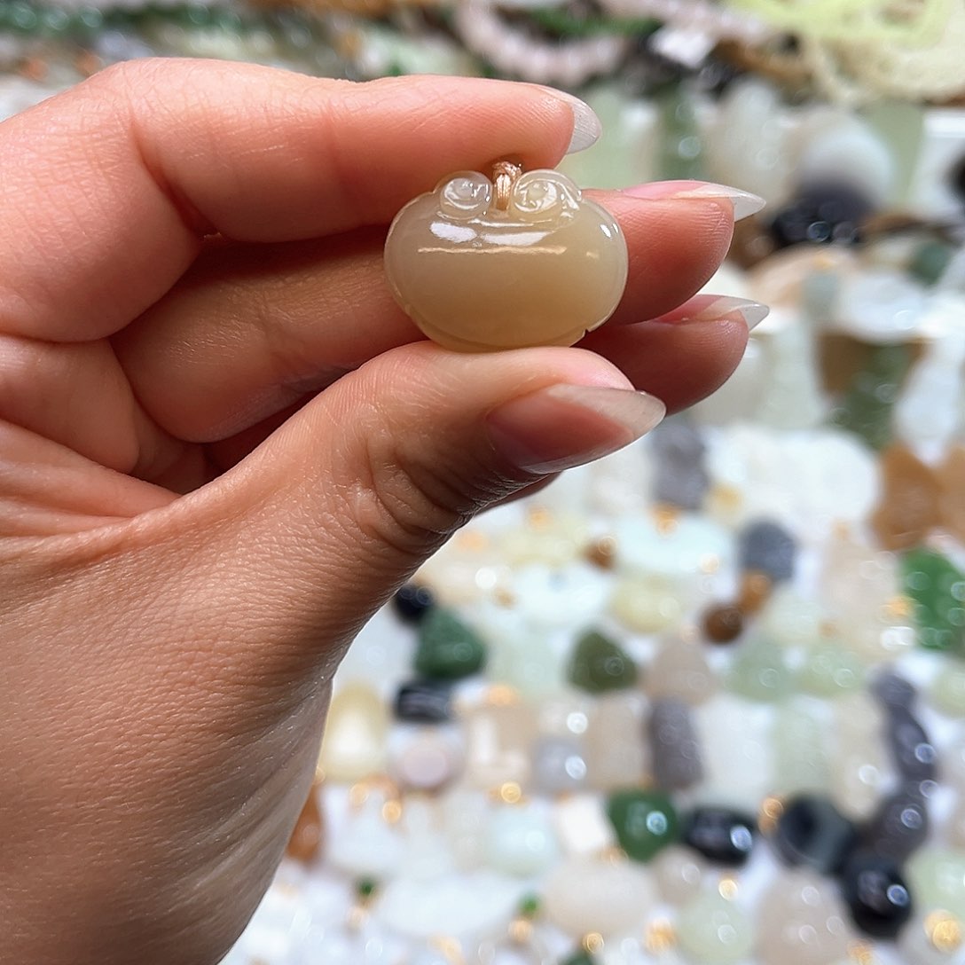 和田玉吊坠(赠链)未镶嵌亚*斯