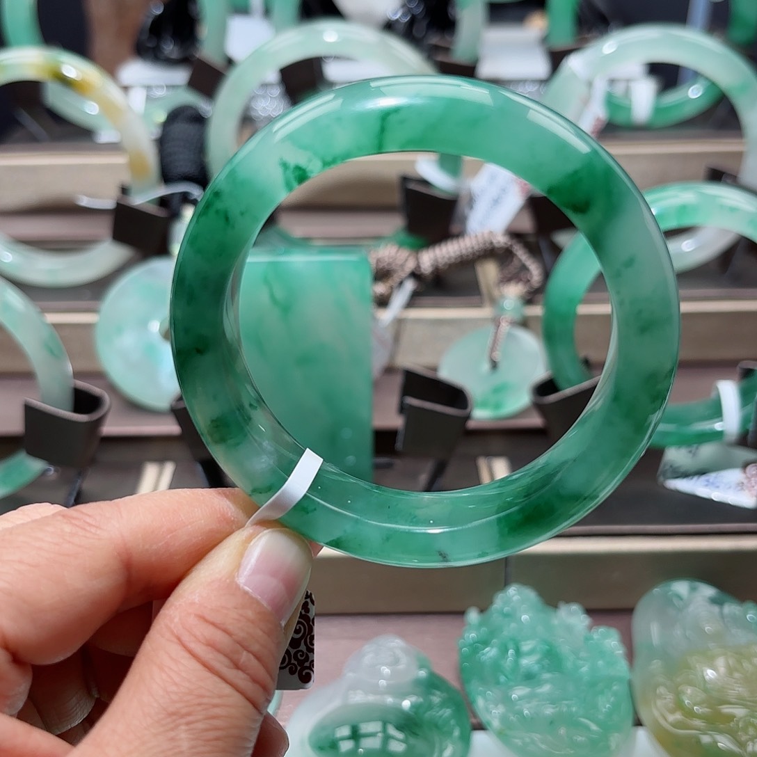 石英质玉颈饰未镶嵌