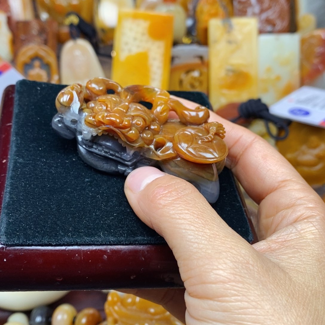 石英质玉颈饰未镶嵌