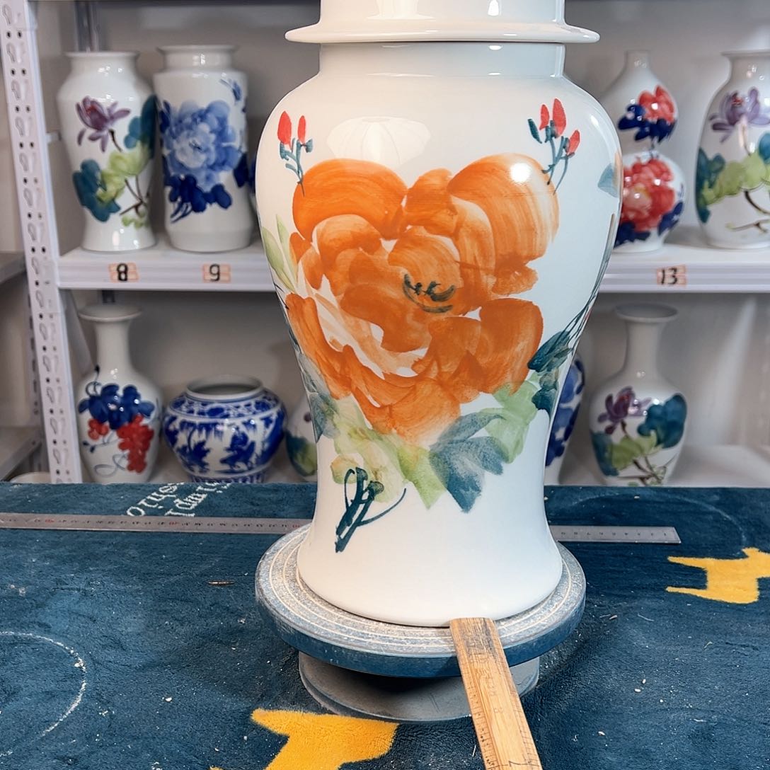 摆件景德镇陶瓷将黄牡