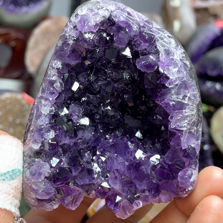 水晶摆件未镶嵌捡漏