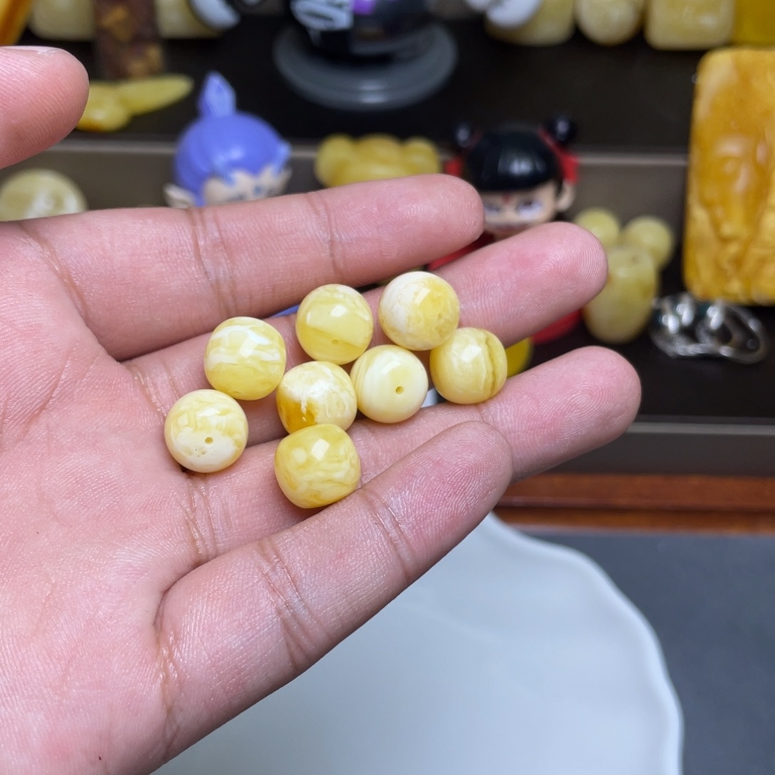 琥珀未镶嵌珠宝奇石多样性发其一