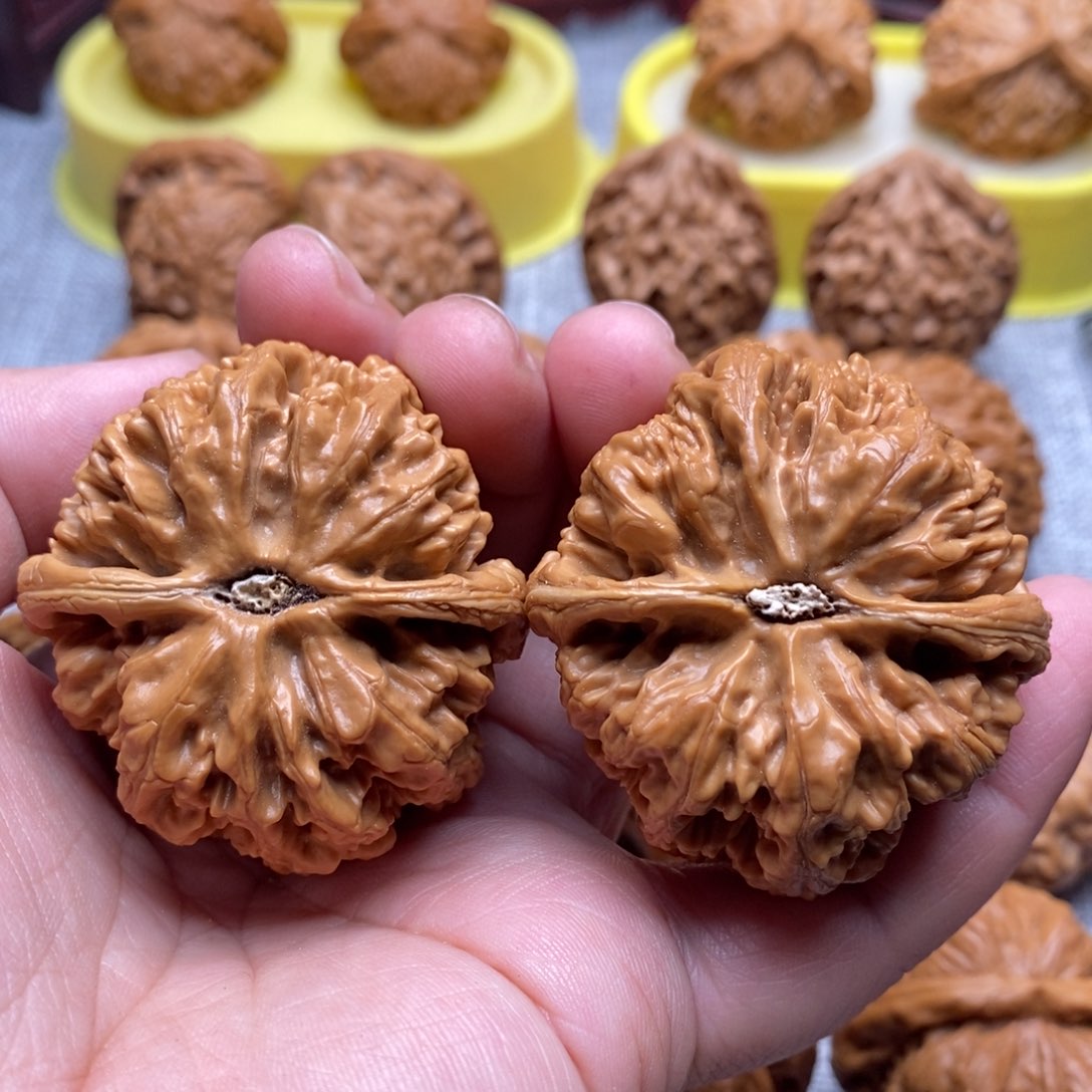 文玩核桃把件45肉球粗筋精品