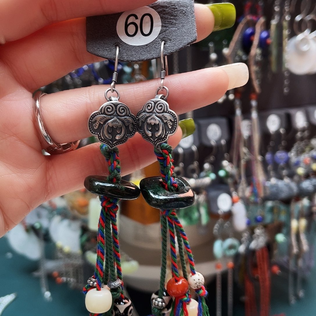 解***）翡翠未镶嵌耳饰饰品