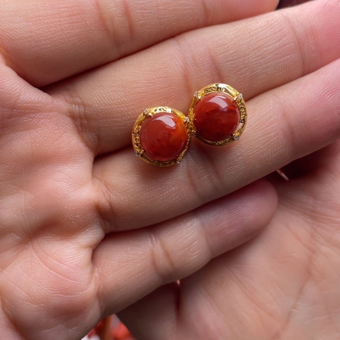 【闪购商品】银S925镶嵌圆牌耳钉南红玛瑙