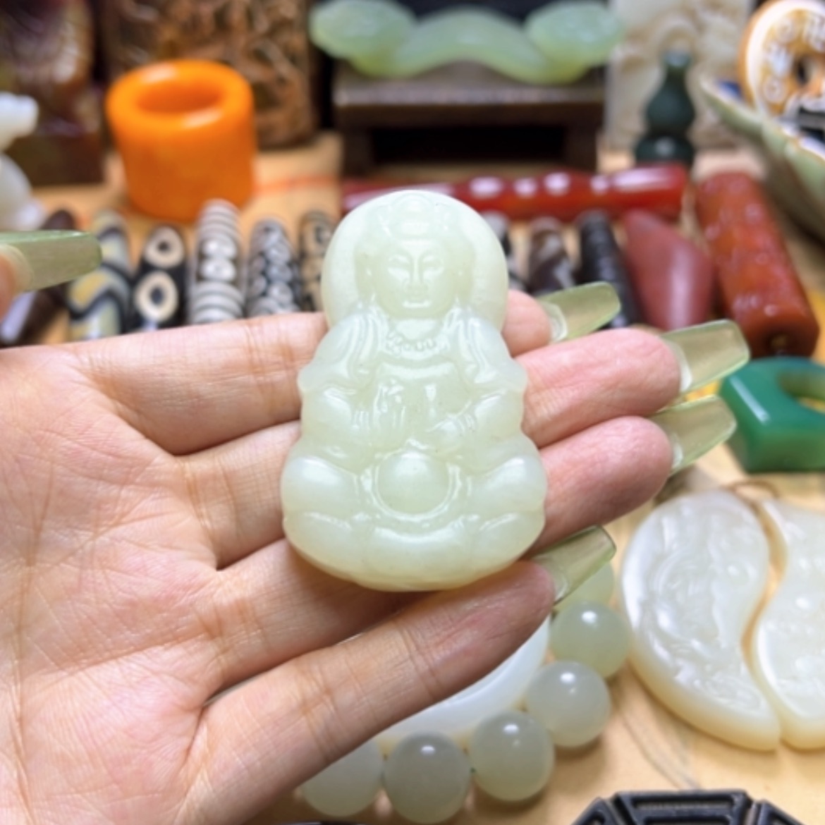 【闪购商品】蛇纹石玉未镶嵌颈饰