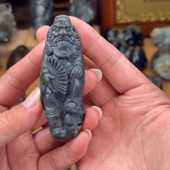 小***科和田玉未镶嵌颈饰