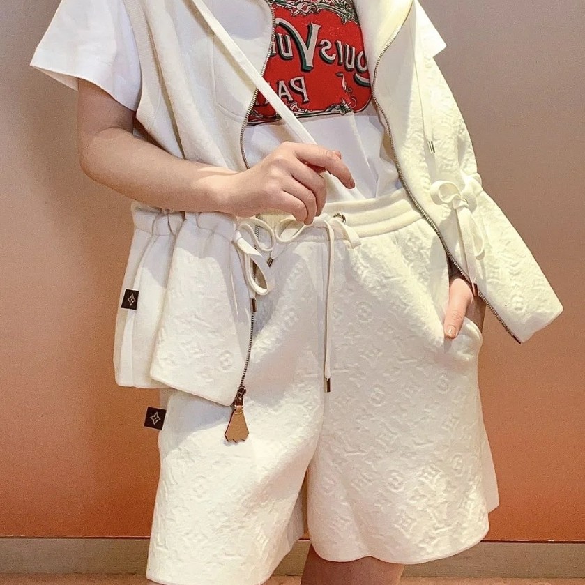 未使用 LouisVuitton/路易威登 白色满印短款 L码 GM004638
