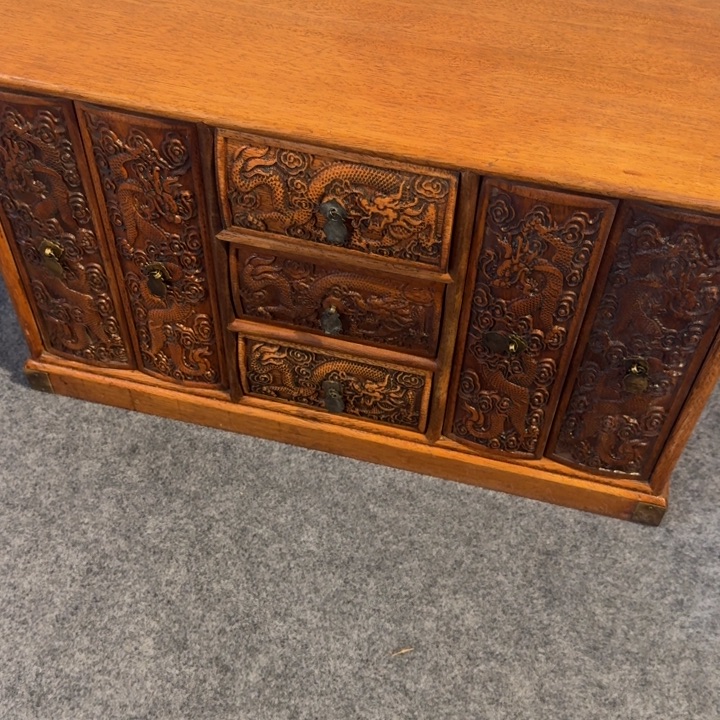 贡木龙柜的的的的的