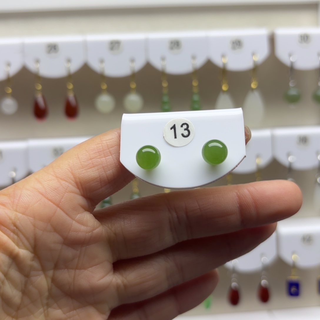 和田玉18K金镶嵌耳饰