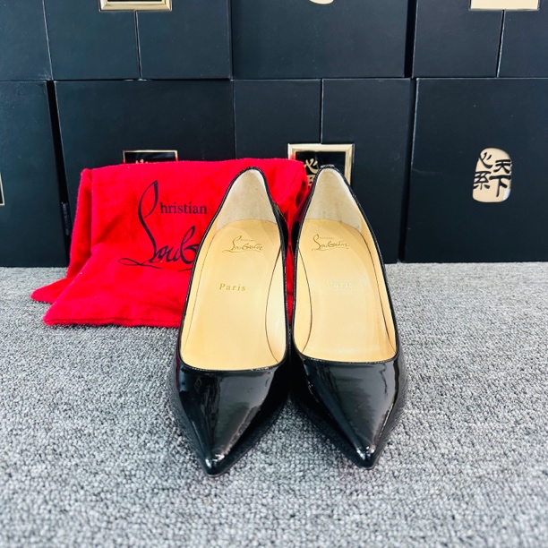 99新 Christian Louboutin/克里斯提·鲁布托 尖头红底38码ysc0897
