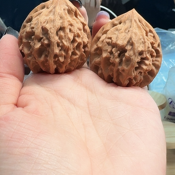 信***徒桃核吊坠龙门涧39尺