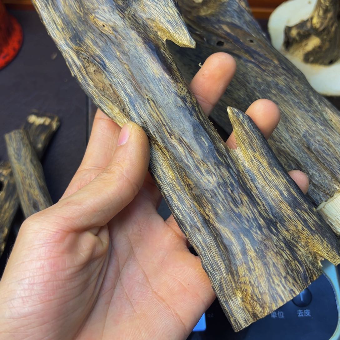 陌***。沉香沉香碎屑新料金沙叶