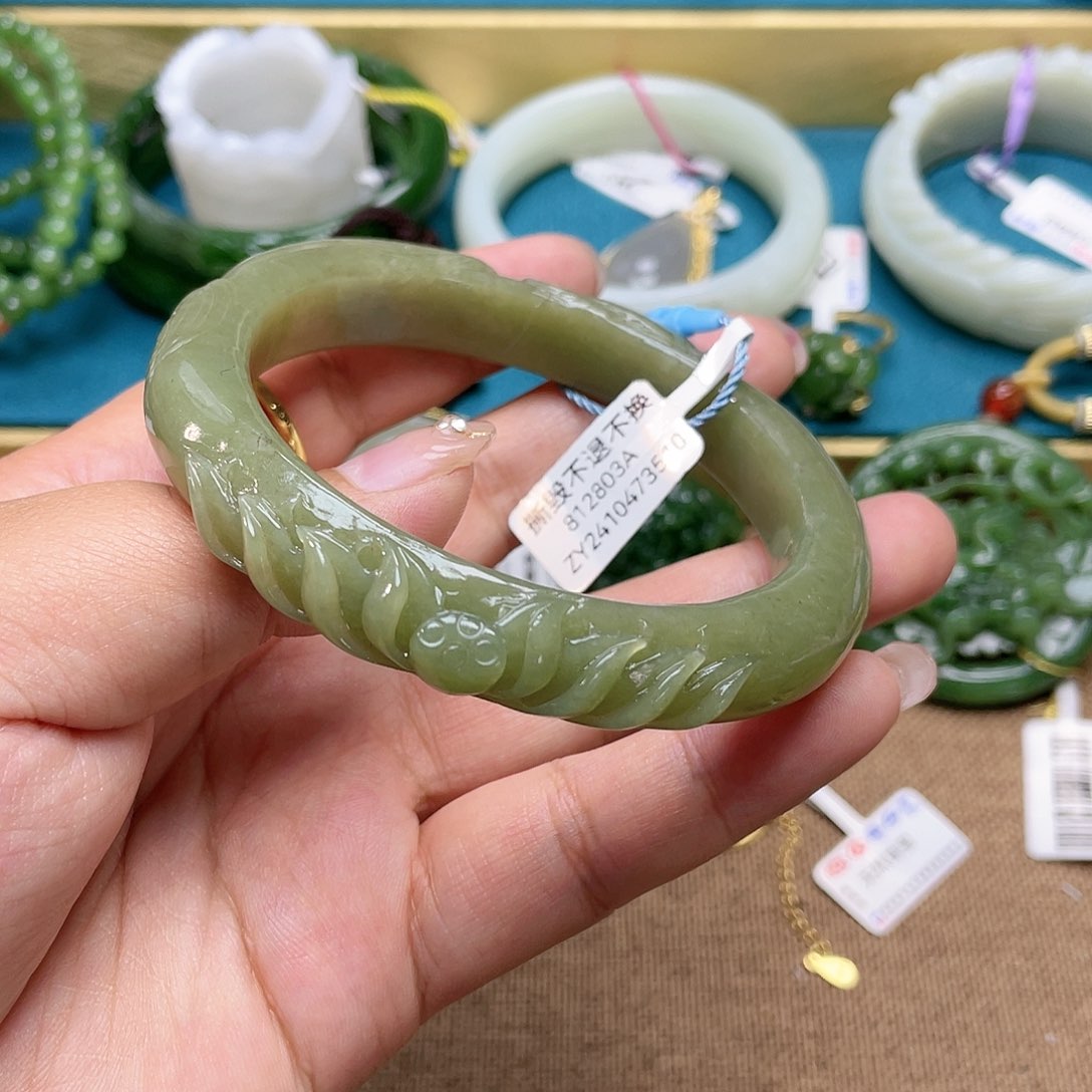 【闪购商品】和田玉手镯61圈口18未镶嵌