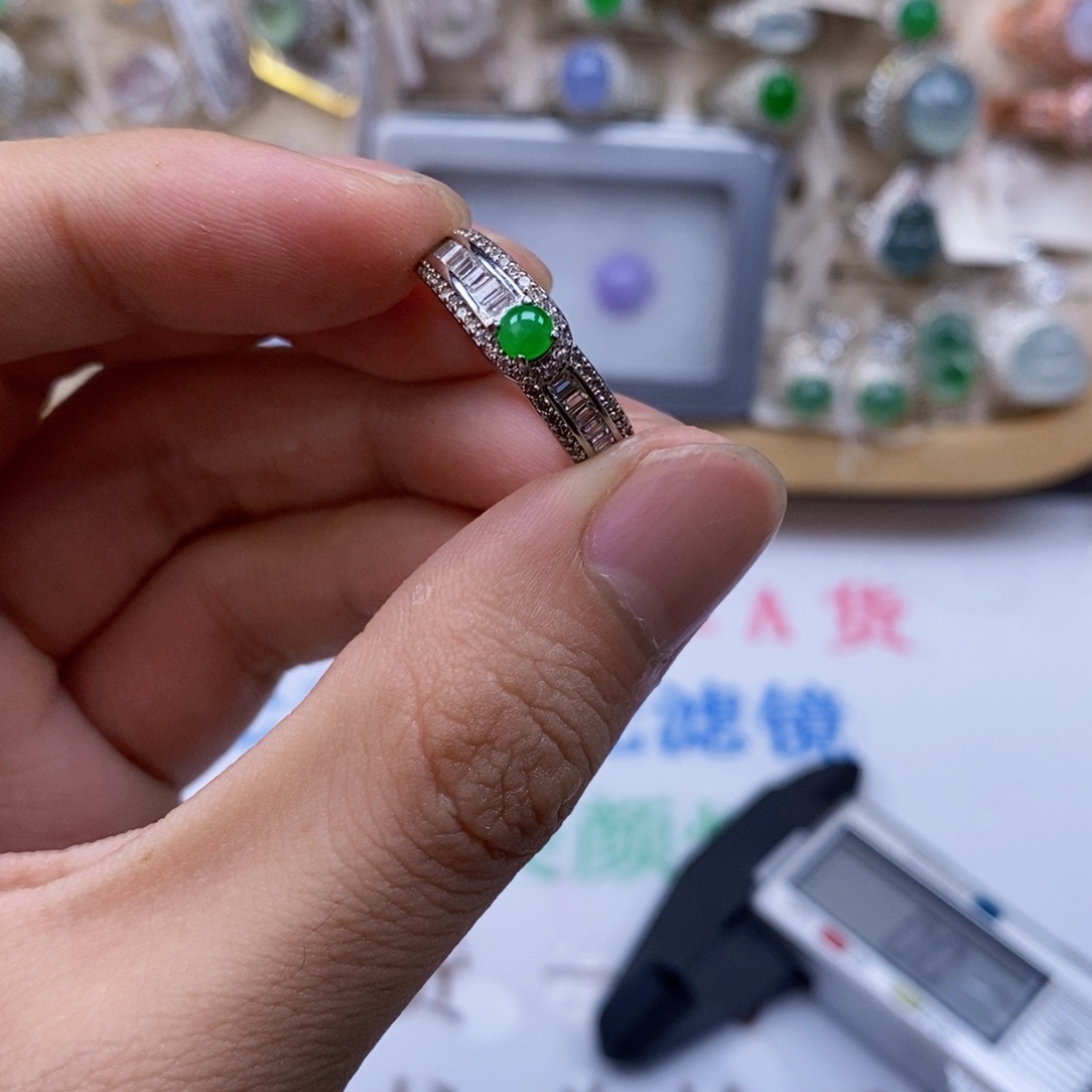 翡翠戒指银S925镶嵌天然缅甸翡翠a货