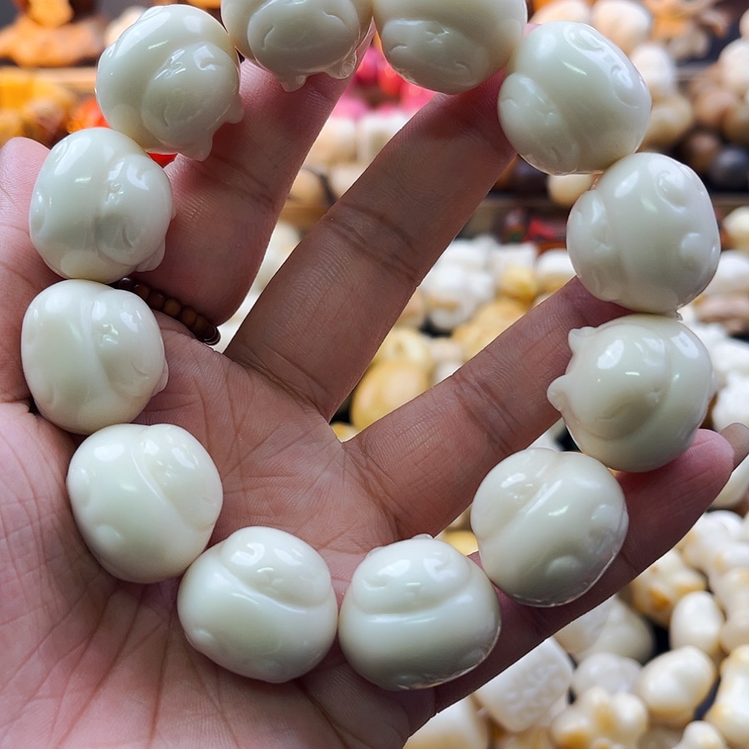 手串菩提根/象牙果玉兔