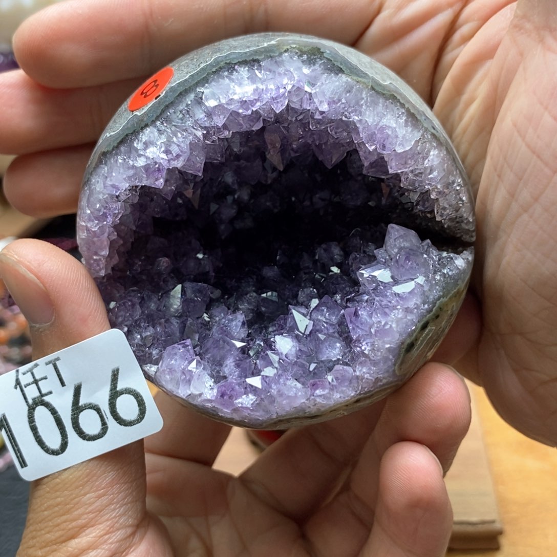 未镶嵌水晶大型摆件（非配饰）