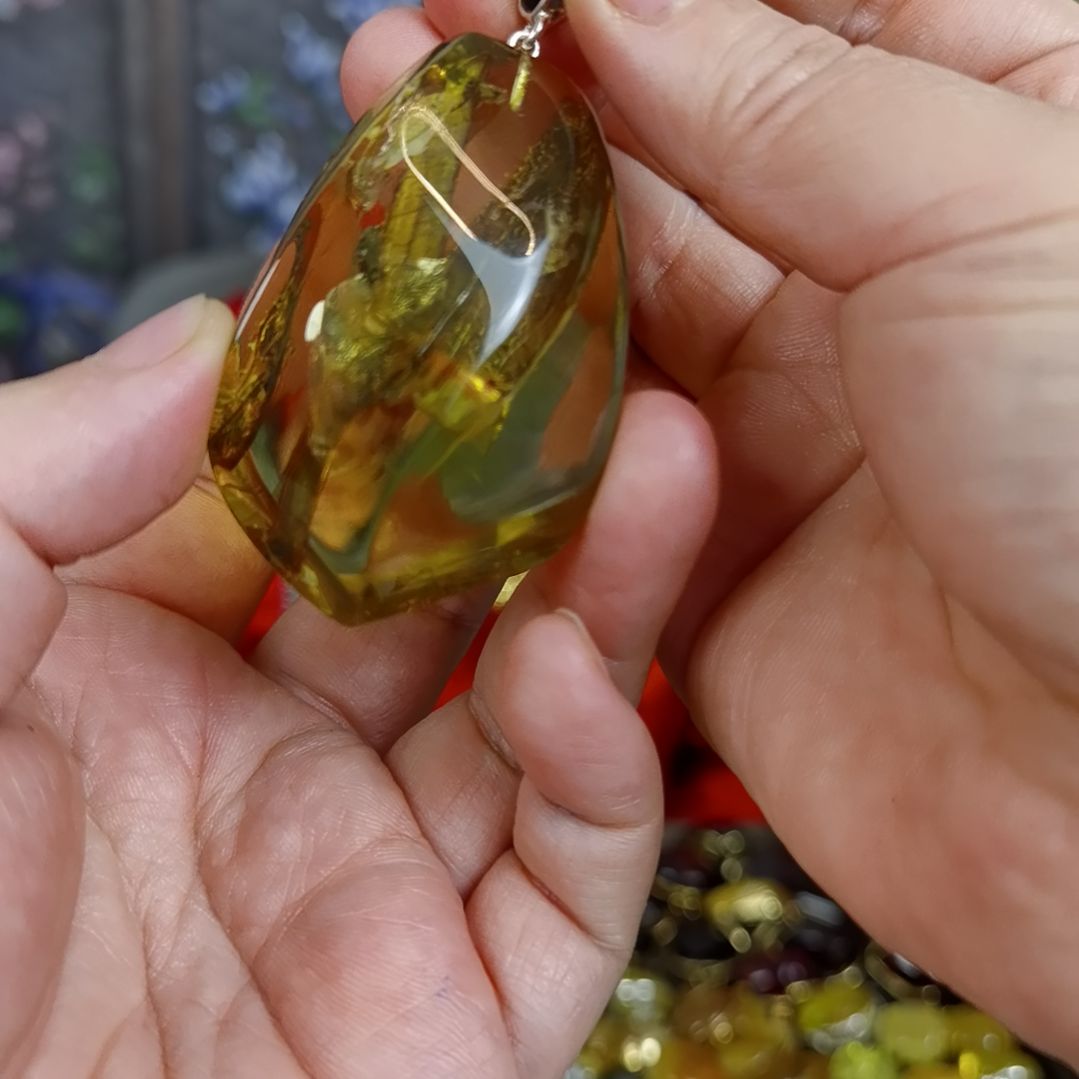 琥珀颈饰未镶嵌吊坠