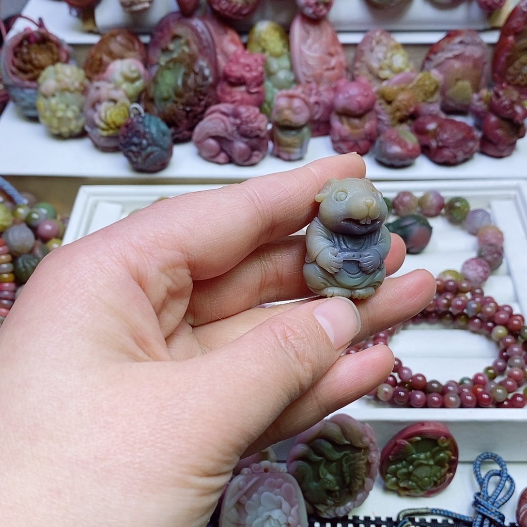 玛瑙/玉髓盐源玛瑙吊坠未镶嵌