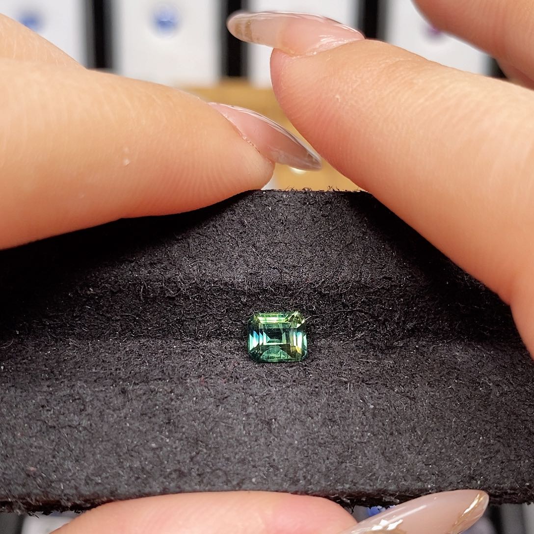 蓝宝石裸石未镶嵌819号1.26ct详细问题请问主播