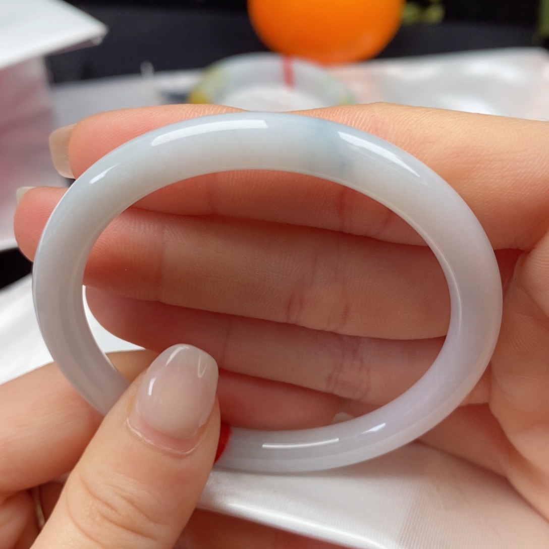 翡翠手镯未镶嵌52圆条