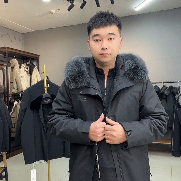 倔***哈不带毛领 140斤。       