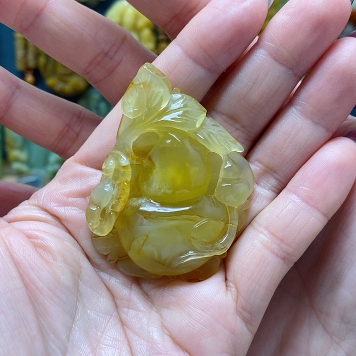 蛇纹石玉挂件未镶嵌