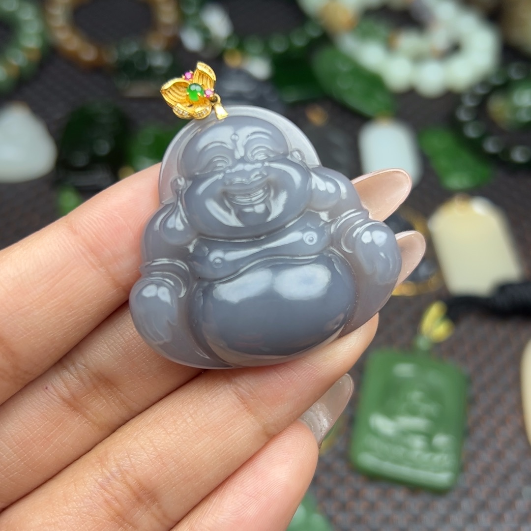 和田玉吊坠18K金镶嵌