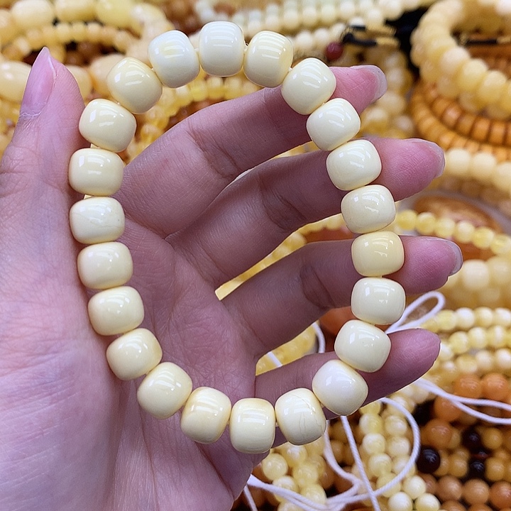 蜜蜡未镶嵌珠宝奇石
