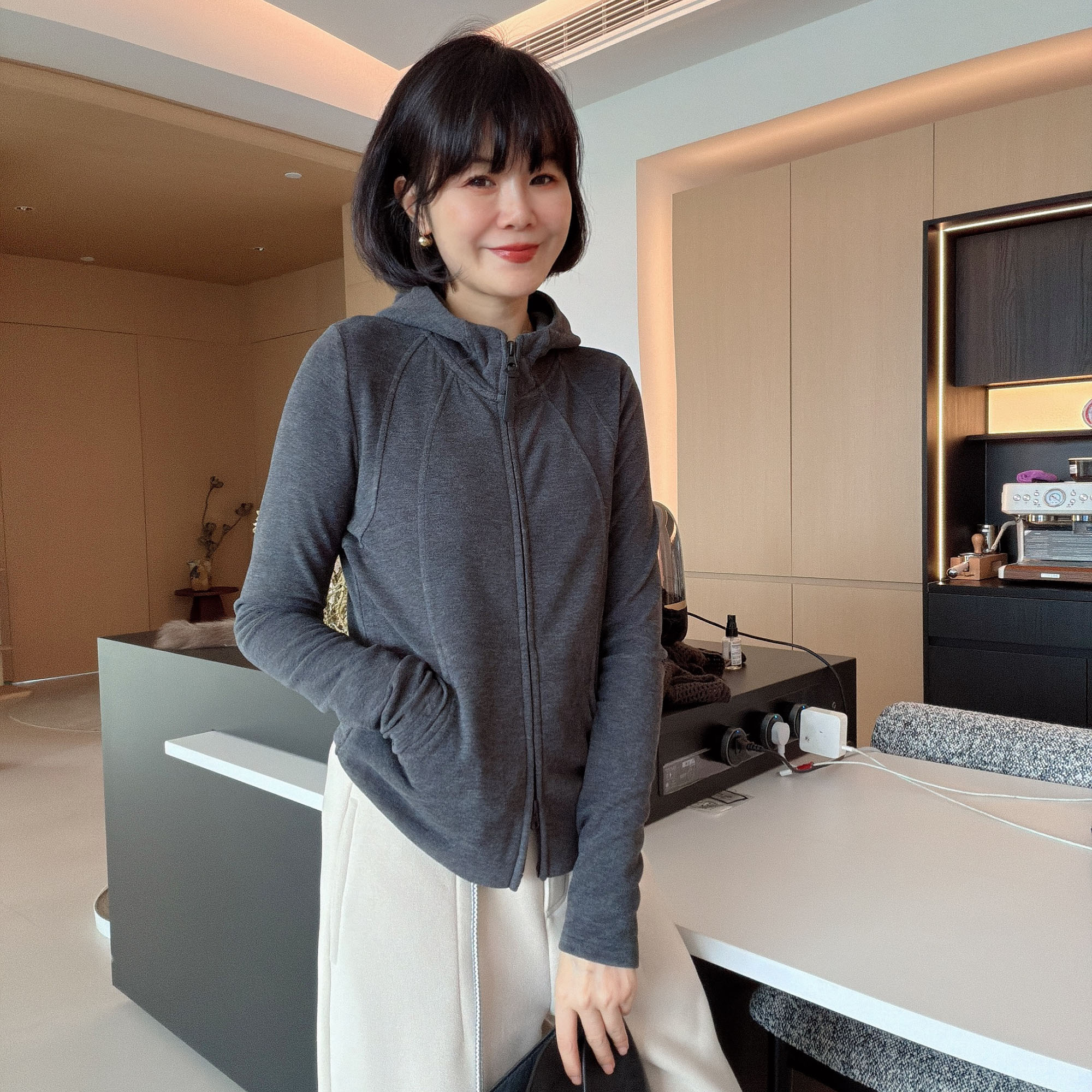 秋冬连帽纯色简约德绒加厚时尚休闲开衫外套