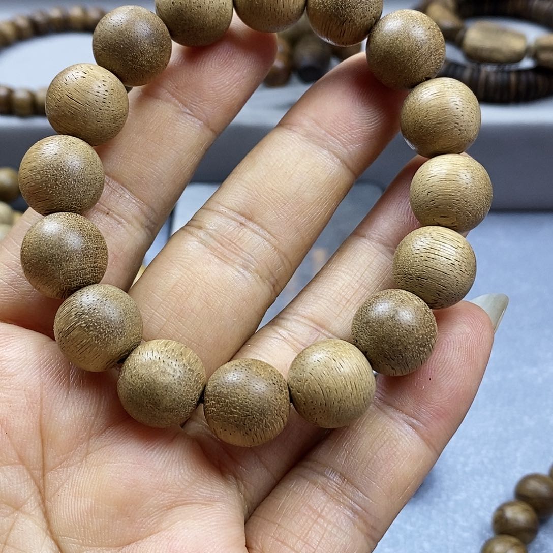 沉香沉香碎屑马老奇卡13mm，9.2克