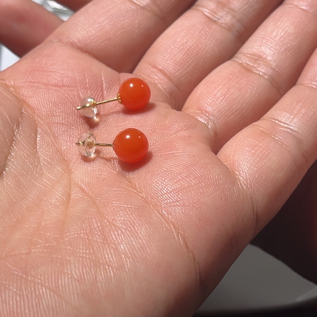 圆***圆南红玛瑙18K金镶嵌耳饰