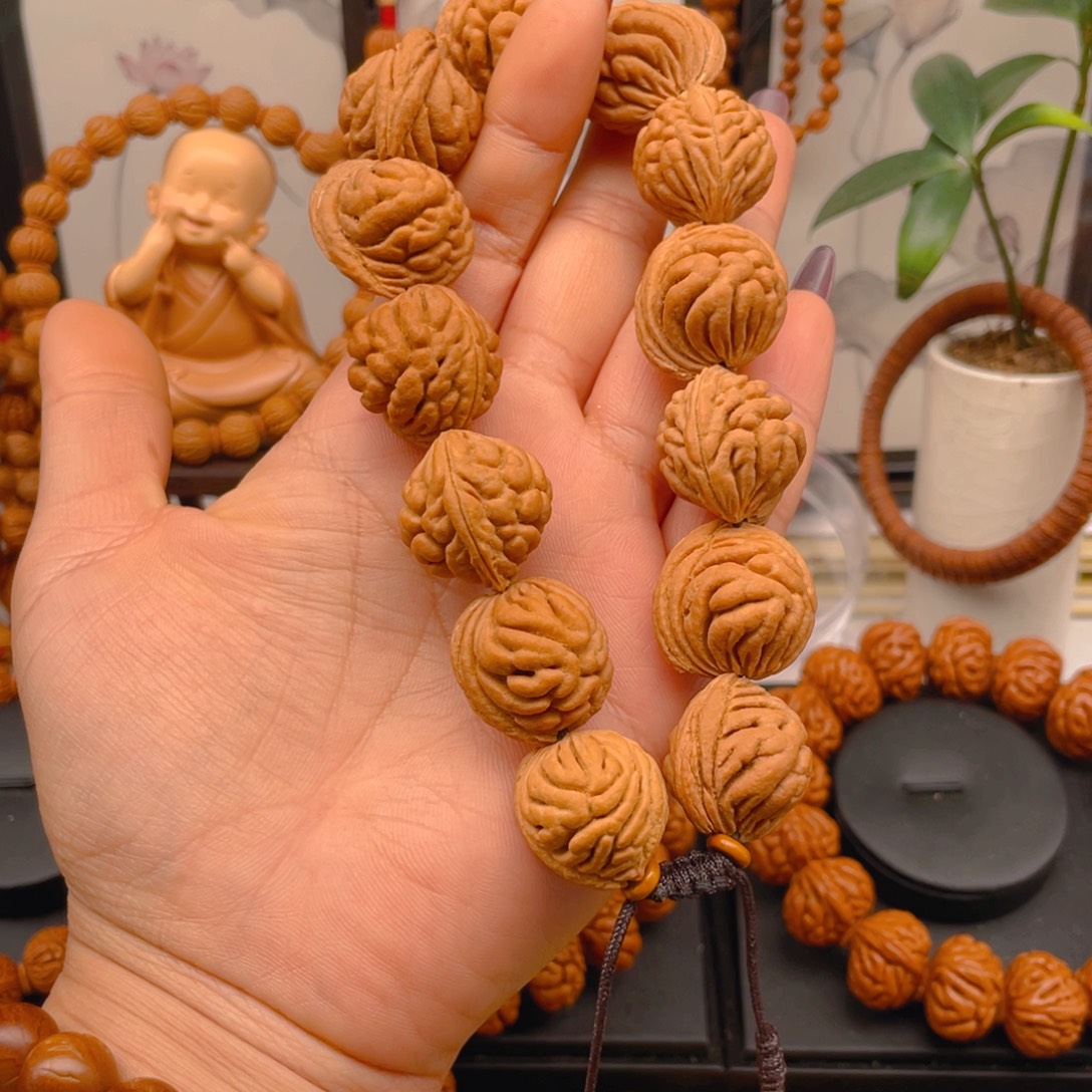 D***D手串桃核红红火火。红红火火