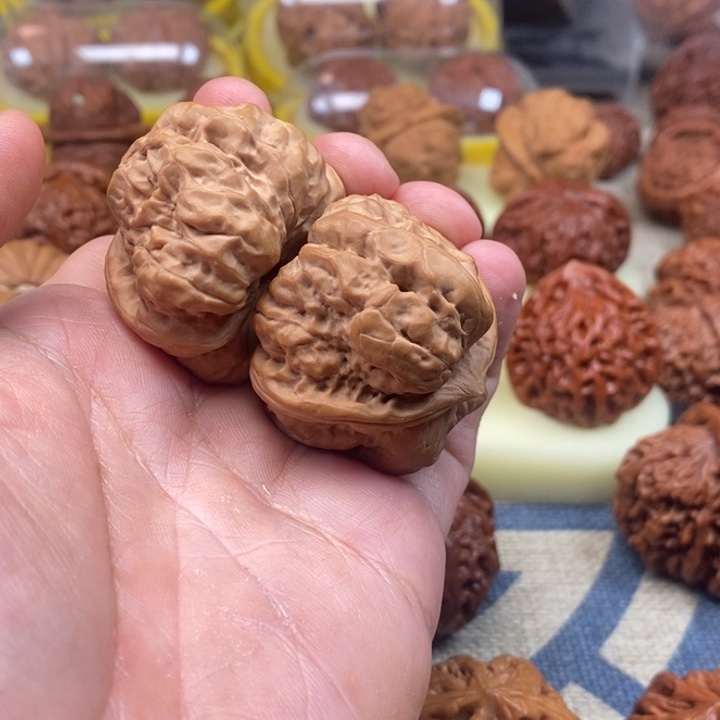 文玩核桃把件T****J核桃