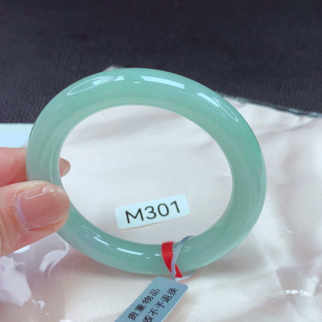 翡翠手镯未镶嵌手镯88