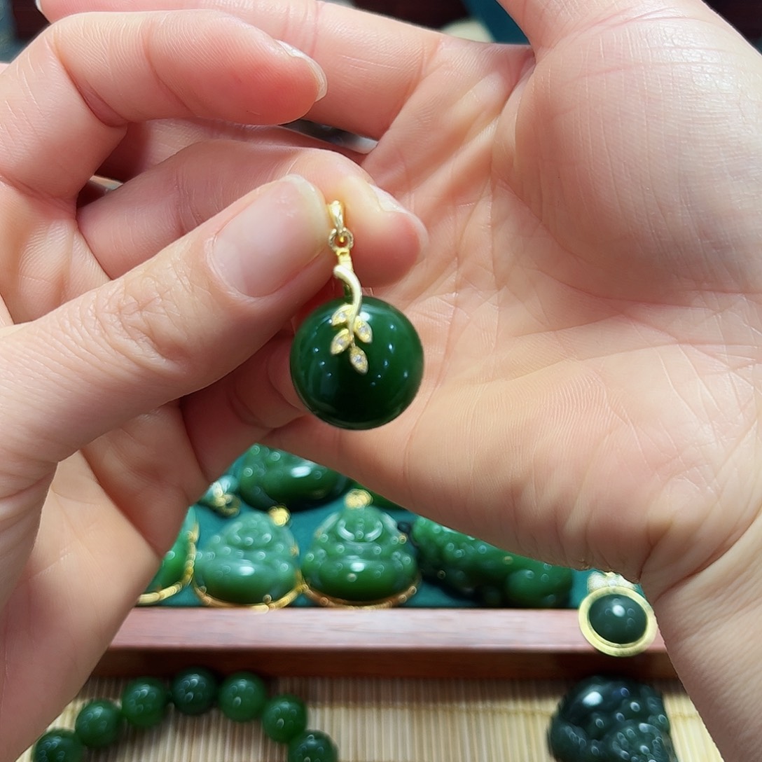 和田玉吊坠银S925镀金镶嵌