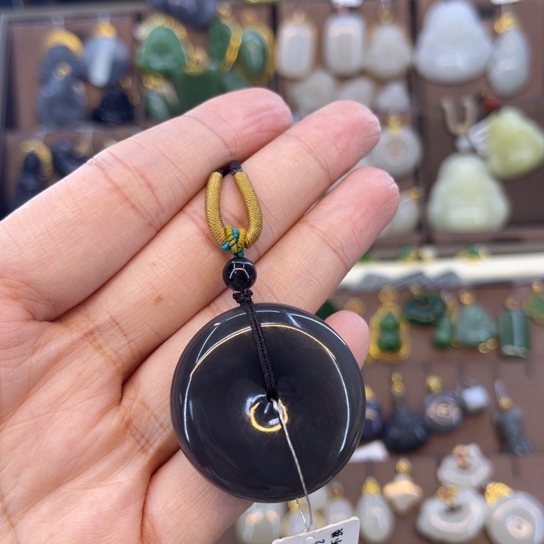 和田玉吊坠未镶嵌