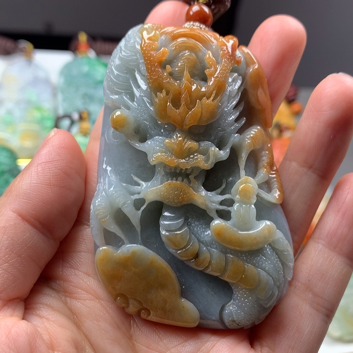 翡翠颈饰未镶嵌吊坠