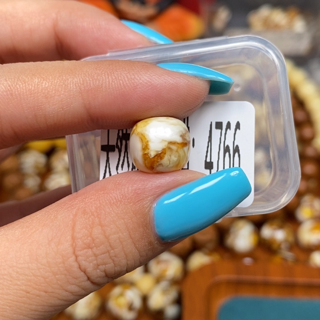 蜜蜡未镶嵌珠宝奇石4766