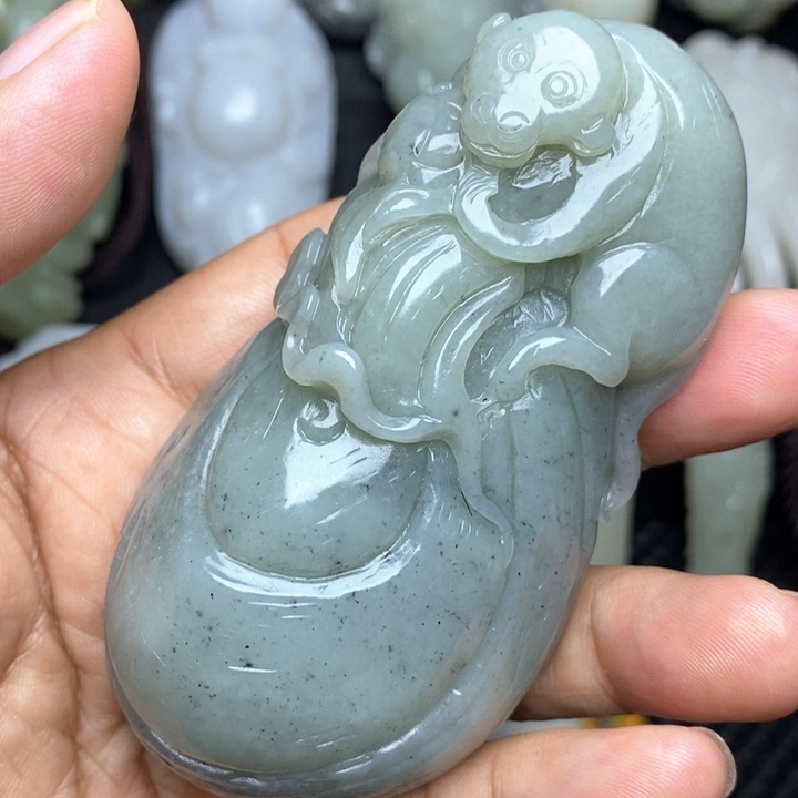 颈饰未镶嵌和田玉