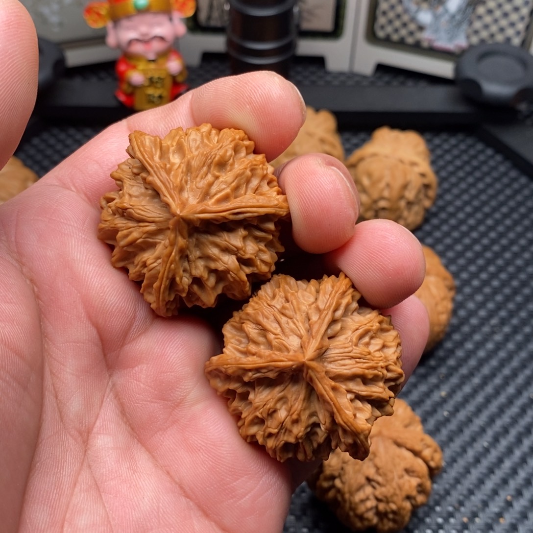 文玩核桃把件盘山三棱41尺毕业对