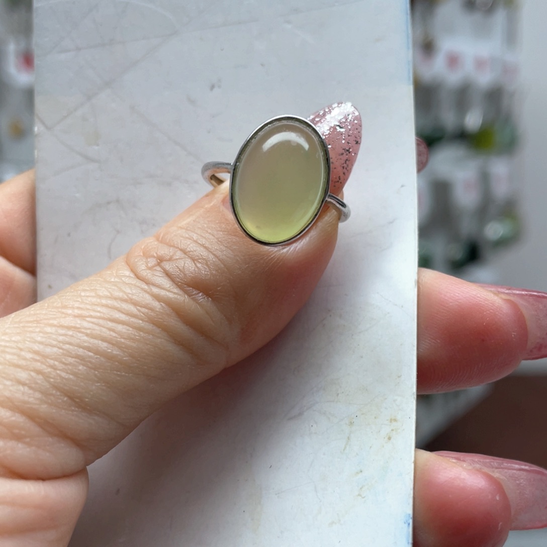 蛇纹石玉戒指未镶嵌